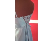 изгодна бална рокля в синьо с панделка изгодна бална рокля в синьо с панделка