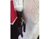 снежно бяла дантелена булчинска рокля с паднали рамене и 7/8 ръкав