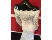 снежно бяла дантелена булчинска рокля с паднали рамене и 7/8 ръкав снежно бяла дантелена булчинска рокля с паднали рамене и 7/8 ръкав